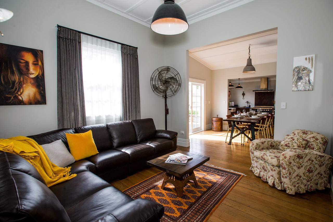 Coghill Cottage Whitianga Bagian luar foto