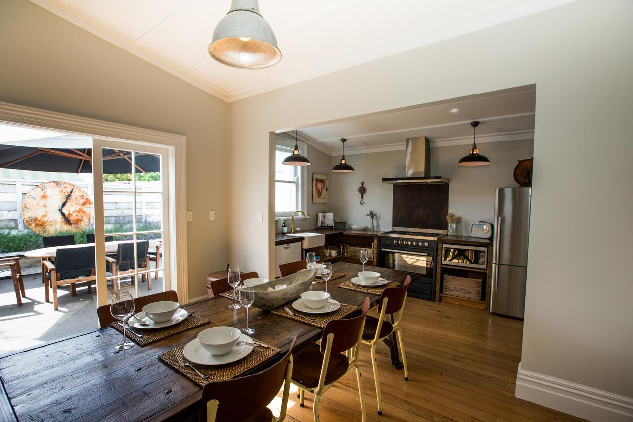 Coghill Cottage Whitianga Bagian luar foto
