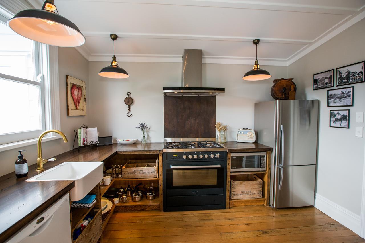 Coghill Cottage Whitianga Bagian luar foto